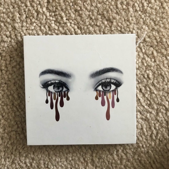Kylie cosmetics burgundy eyeshadow palette - Picture 2 of 5